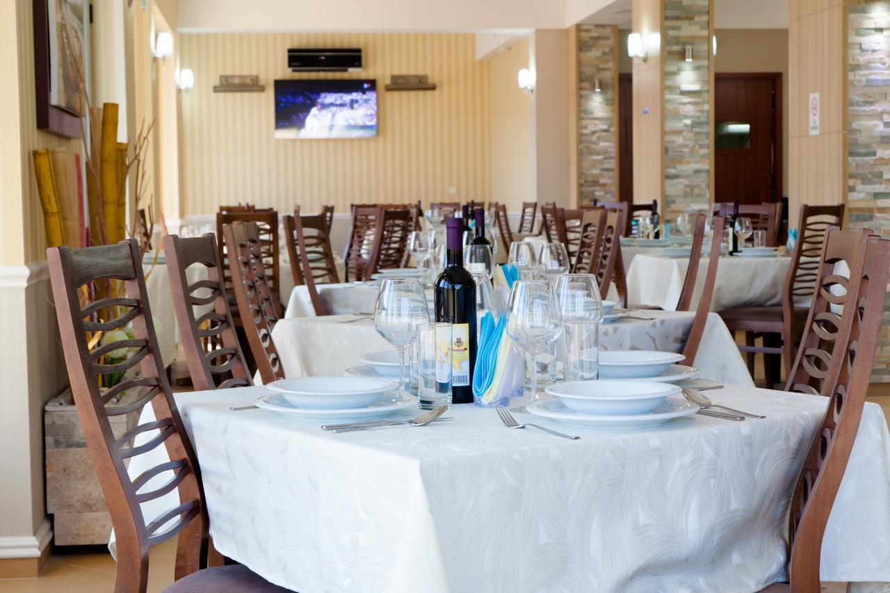 Hotel Blue Moon Ulcinj Exterior photo